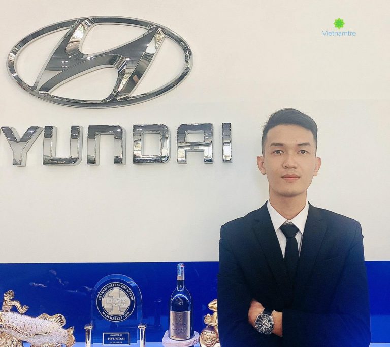 Minh Tiến - nhân viên kinh doanh ô tô