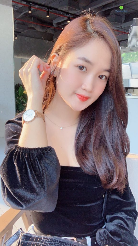 Nữ idol 9x Quỳnh Hương sở hữu vẻ đẹp dịu dàng và ngọt ngào