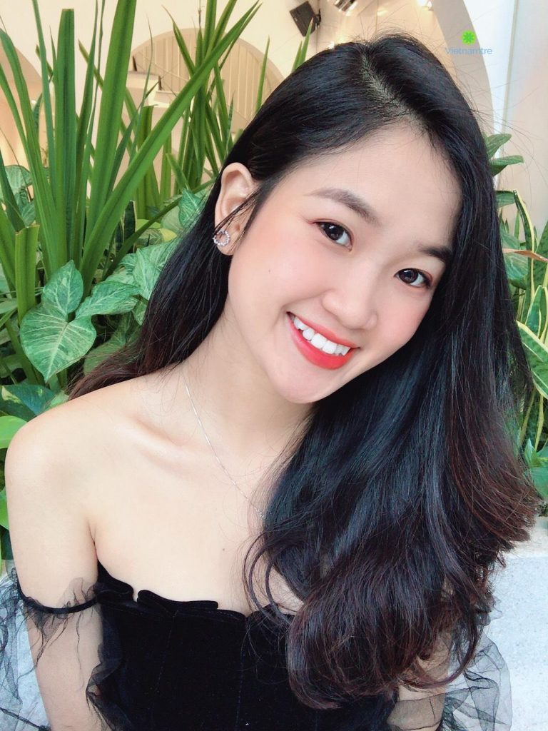 Chân dung xinh đẹp của nữ idol 9x Quỳnh Hương