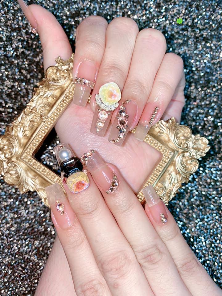 Chị Nhung luôn tỉ mỉ trong những sản phẩm mà mình làm ra 