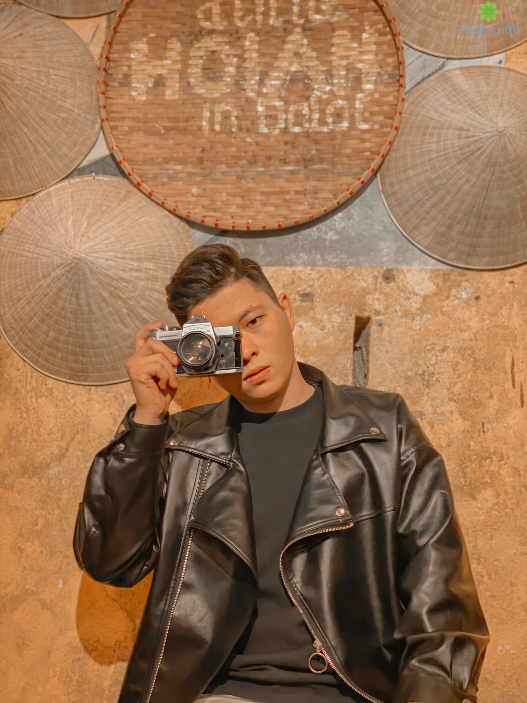 Vẻ đẹp điển trai cộng thêm một chút cool ngầu của Tài Phạm