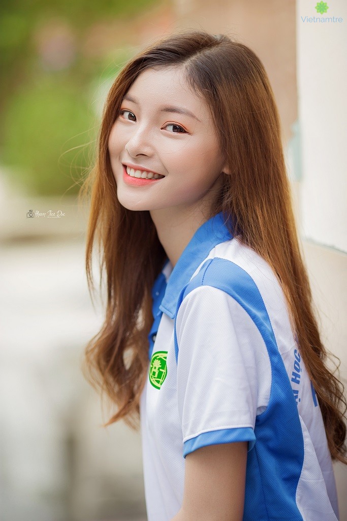 Nụ cười rạng rỡ của cô Á Khôi Đỗ Thu Huyền (Photo: Phạm Tiến Đức)