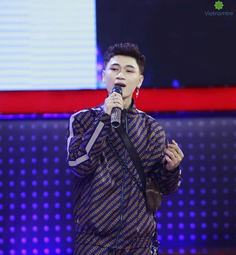 Ca hát là một niềm đam mê không thể thiếu với anh chàng