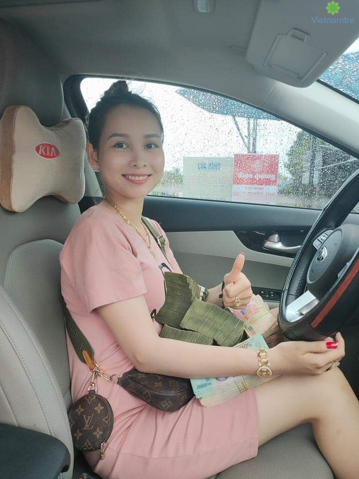 Hồng Luyến làm giàu từ hai bàn tay trắng