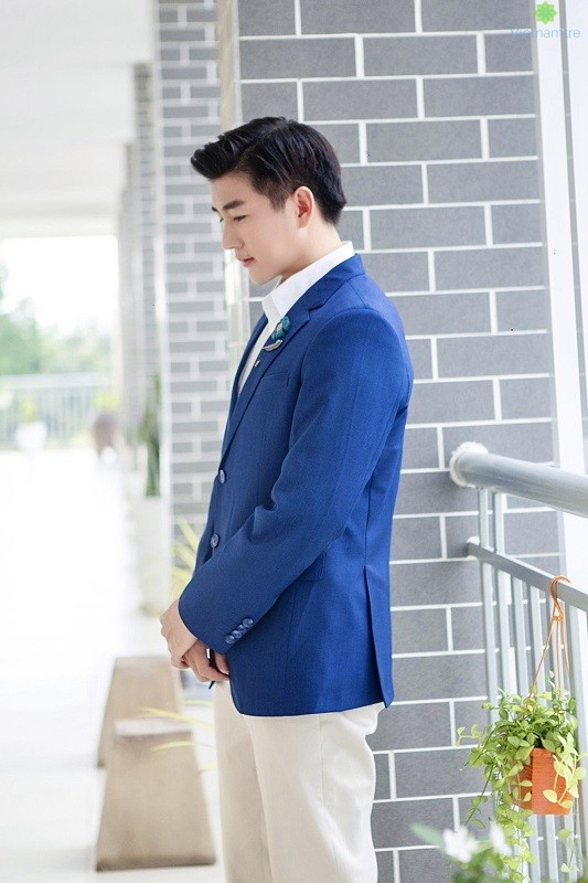 Cảm xúc ùa về và nhớ lại thuở cắp sách đến trường của anh