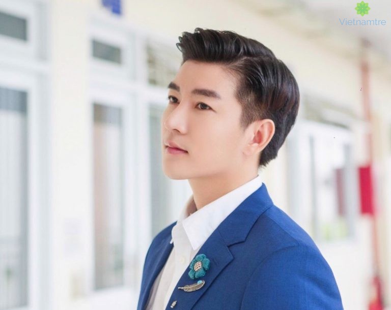 Nam Hee truyền cảm hứng cho các bạn học sinh khi trở về thăm cô giáo cũ