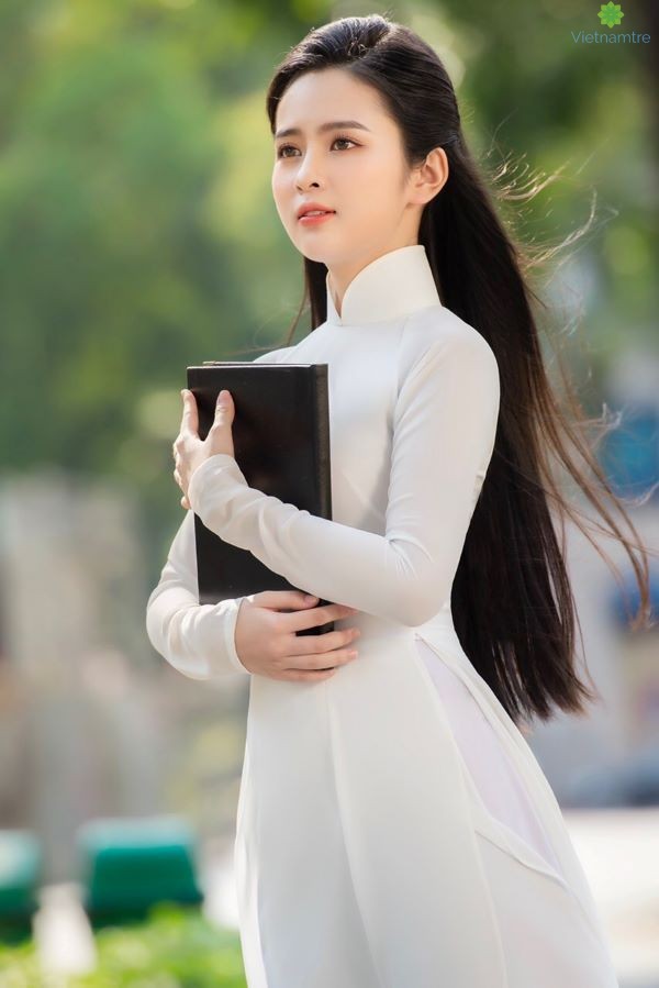 Vẻ đẹp " nhẹ nhàng" của nàng thơ Ái Phi