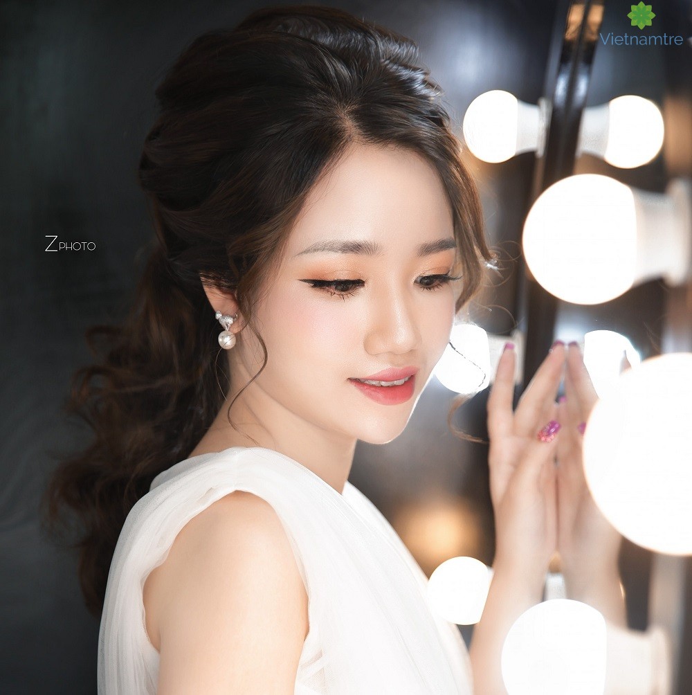 Chân dung nữ doanh nhân trẻ bản lĩnh đi lên từ quá khứ nghèo khó