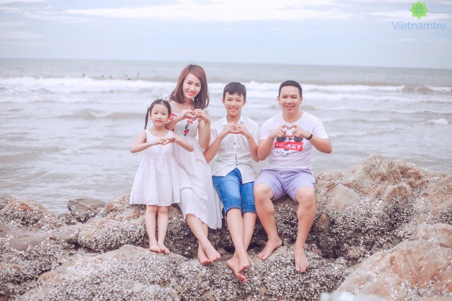 Gia đình nhỏ tràn ngập hạnh phúc của Hot mom trẻ