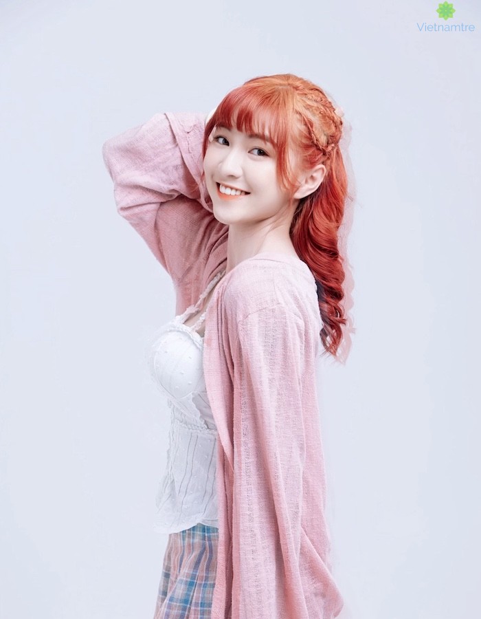 Chân dung chủ nhân bài cover hot trend "Con mệt mỏi lắm mẹ à"