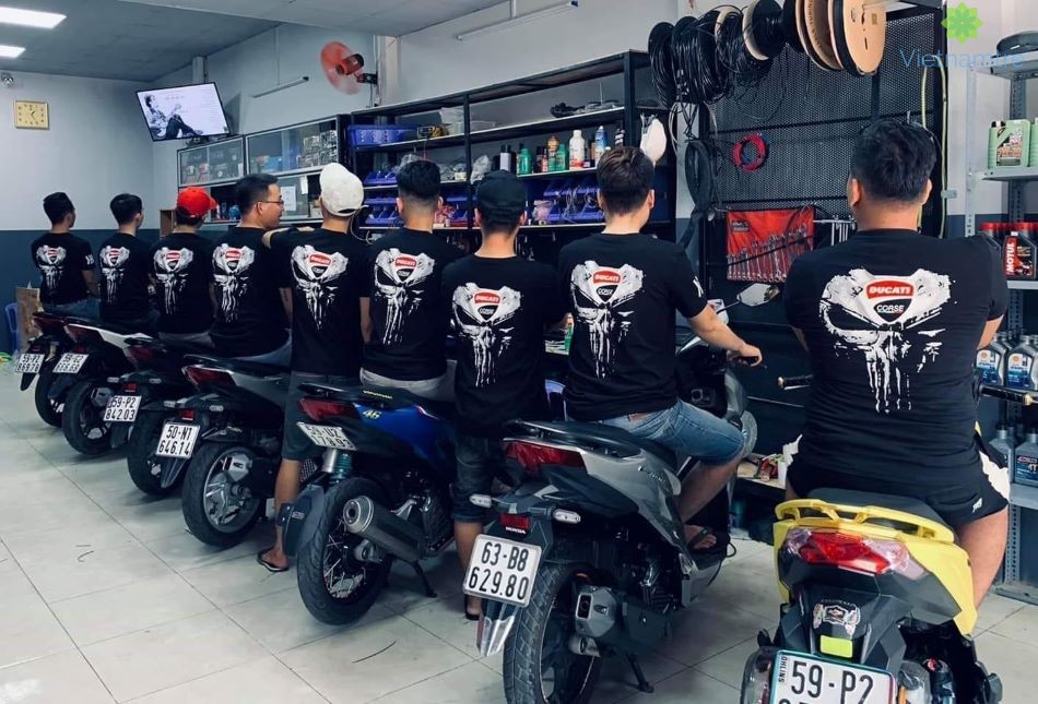 Đội ngũ nhân viên của Tpro Shop với kĩ thuật tay nghề cao, là nơi uy tín cho mọi khách hàng