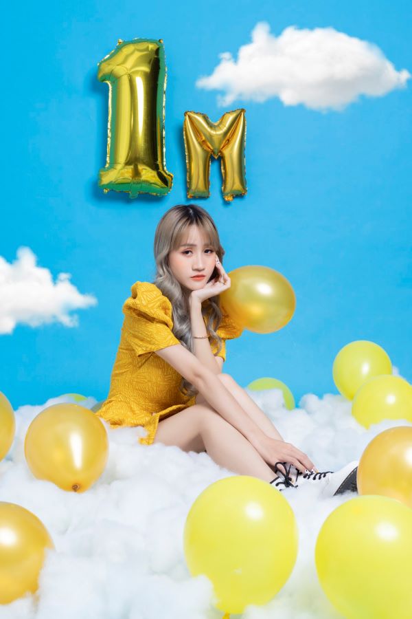 Cô nàng luôn học hỏi và trau dồi những kỹ năng về diễn xuất