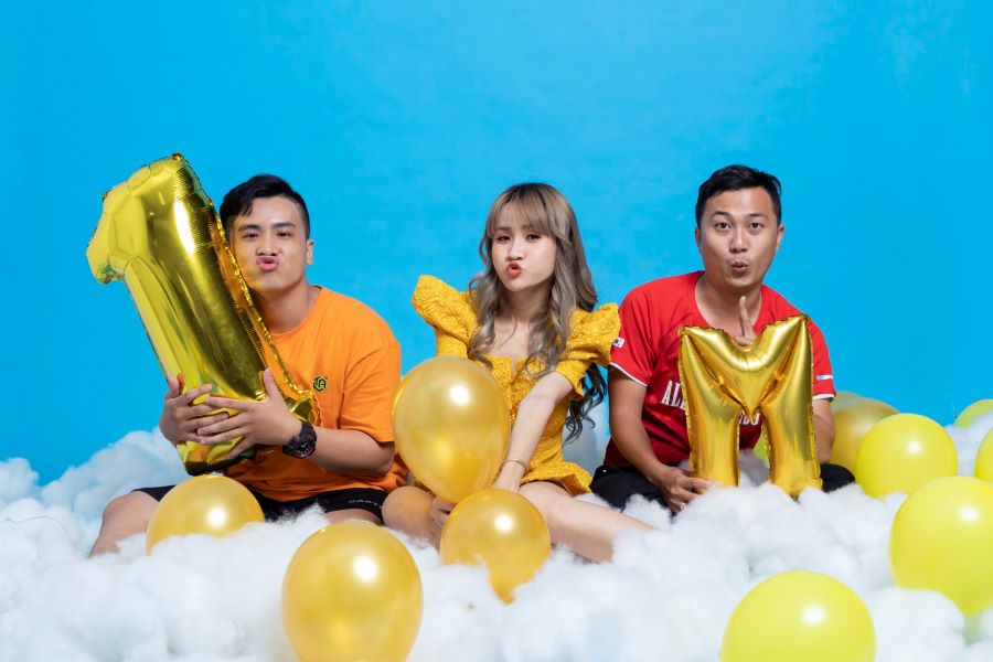 Đạt được nút vàng YouTube là sự nỗ lực không ngừng nghỉ trong suốt một năm qua của cô nàng