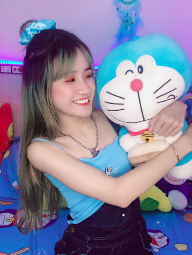 Tường Vy chia sẻ cô nàng đã mê chú mèo Dooraemon từ nhỏ