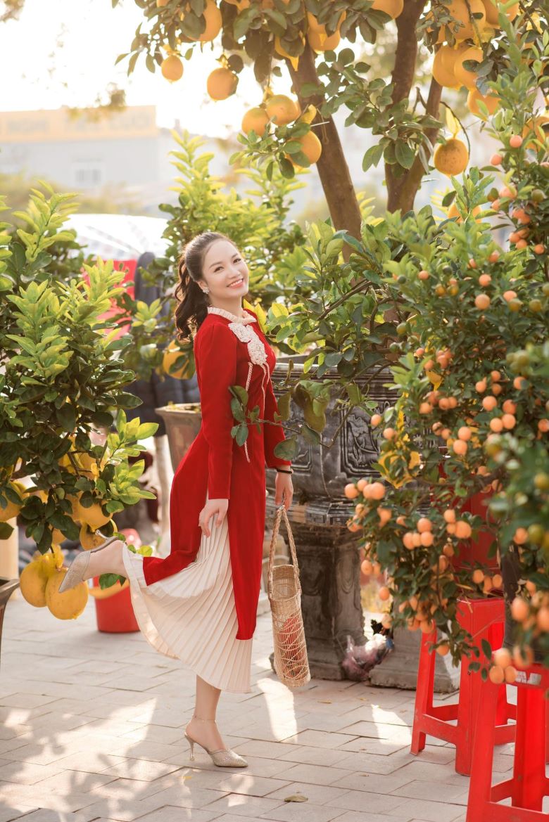 Nàng thơ Leo Shin đẹp dịu dàng trong sắc Tết