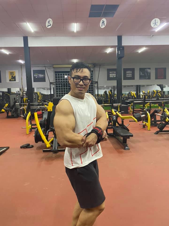 Cơ bắp cuồn cuộn của vận động viên thể hình nổi tiếng nhất nhì Việt Nam