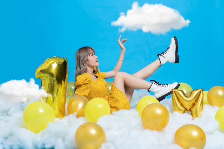 Hot YouTuber Tường Vy và hành trình đạt nút vàng danh giá