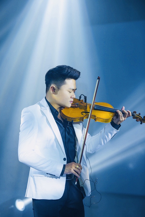 Chàng trai đa tài với niềm đam mê violin