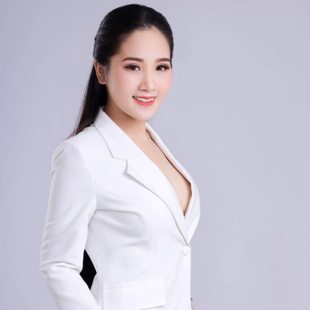 Chân dung xinh đẹp của cô gái 9x Ngân Giang