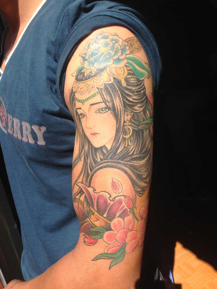 Định kiến xã hội luôn là thứ thấm sâu vào suy nghĩ mỗi người nhưng vượt qua nó là do bản thân mình lựa chọn