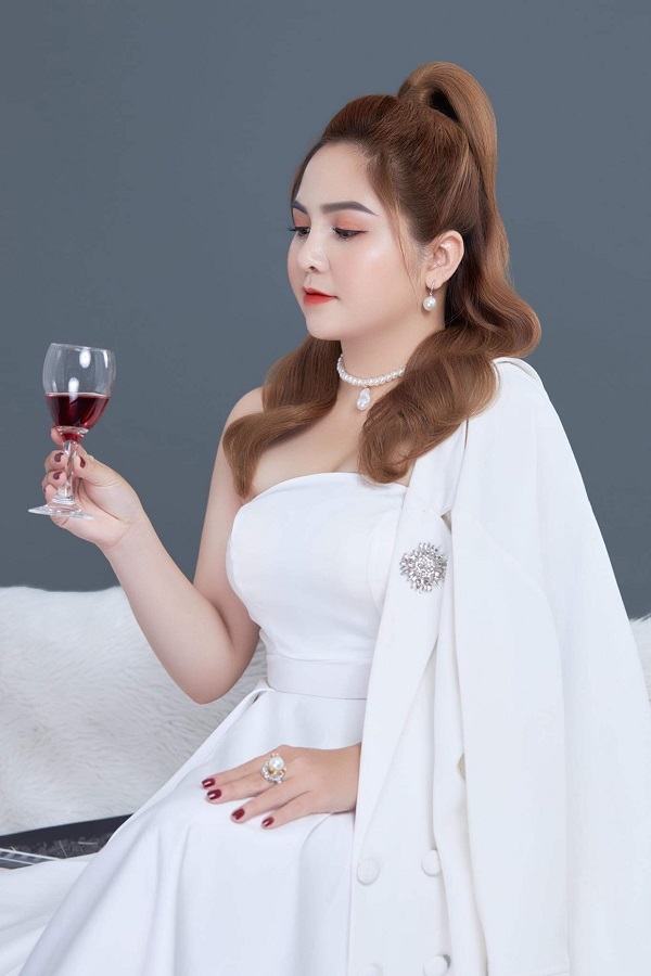 Khó khăn không phải là vật cản ngăn bước chân bạn hãy xem nó là bậc thèm nâng bước bạn lên cao