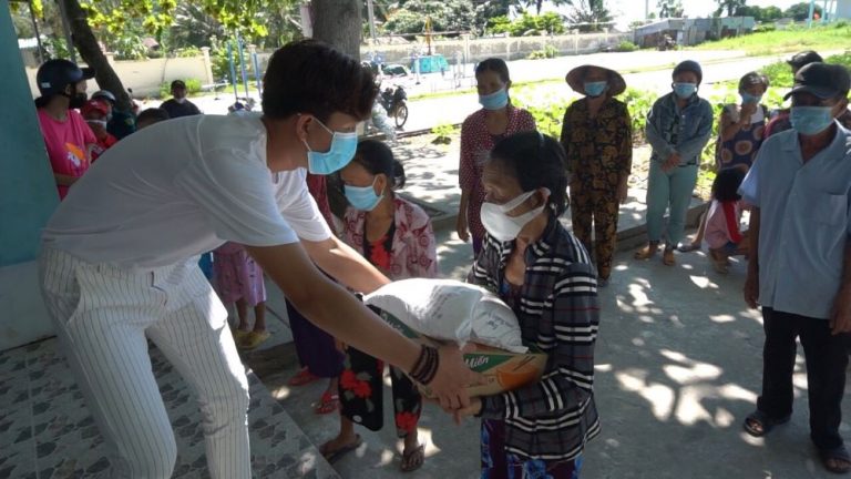 CEO Hoàng Trung và chuyến thiện nguyện nghĩa tình