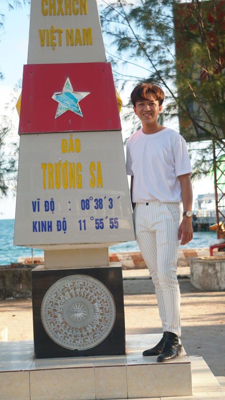 Công việc thiện nguyện từ lâu đã hóa thành đam mê bất diệt bên trong chàng CEO Hoàng Trung