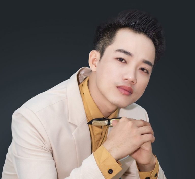 Minh Khang Ca sĩ trẻ - Cái tâm đi trước, cái nghề theo sau