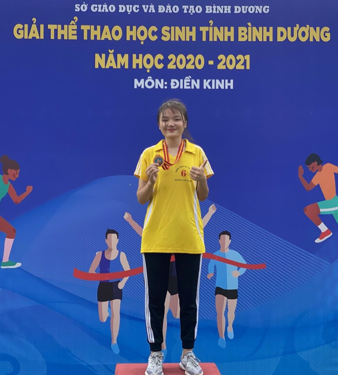 ”Luôn nghiêm túc và nỗ lực với mỗi việc mình làm”