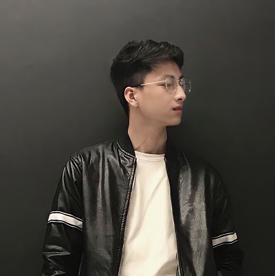 Khuôn mặt “búng ra sữa” của chàng hotboy