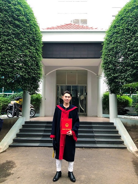 Sơn vẫn đang trên con đường theo đuổi giấc mơ trở thành Công chứng viên