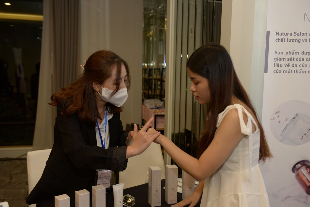 Khách mời được trải nghiệm sản phẩm ngay tại sự kiện