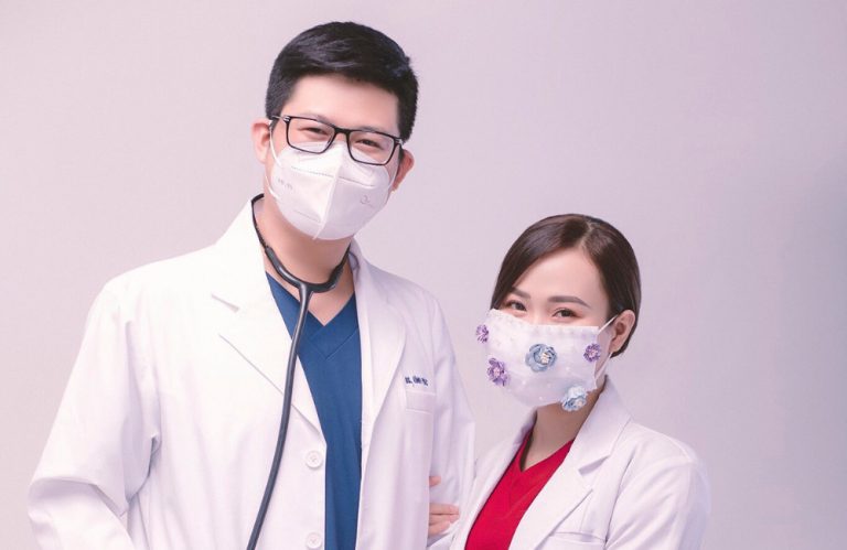 Ấn tượng cùng bộ ảnh đầy ý nghĩa của cặp đôi bác sĩ tại Vĩnh Long