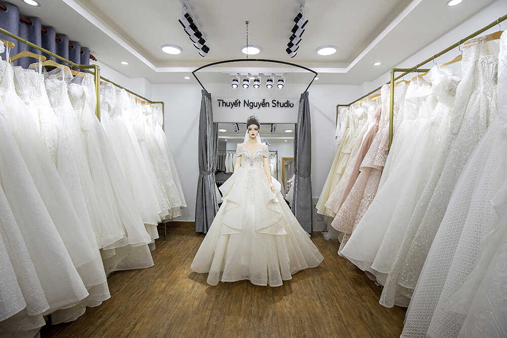 Đa dạng nhiều mẫu váy luxury