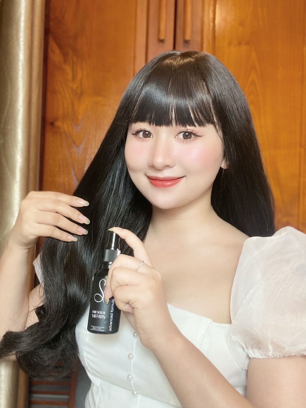 Serum dưỡng tóc chiết xuất nhụy hoa nghệ tây mang đến cho bạn mái tóc bồng bềnh, óng mượt