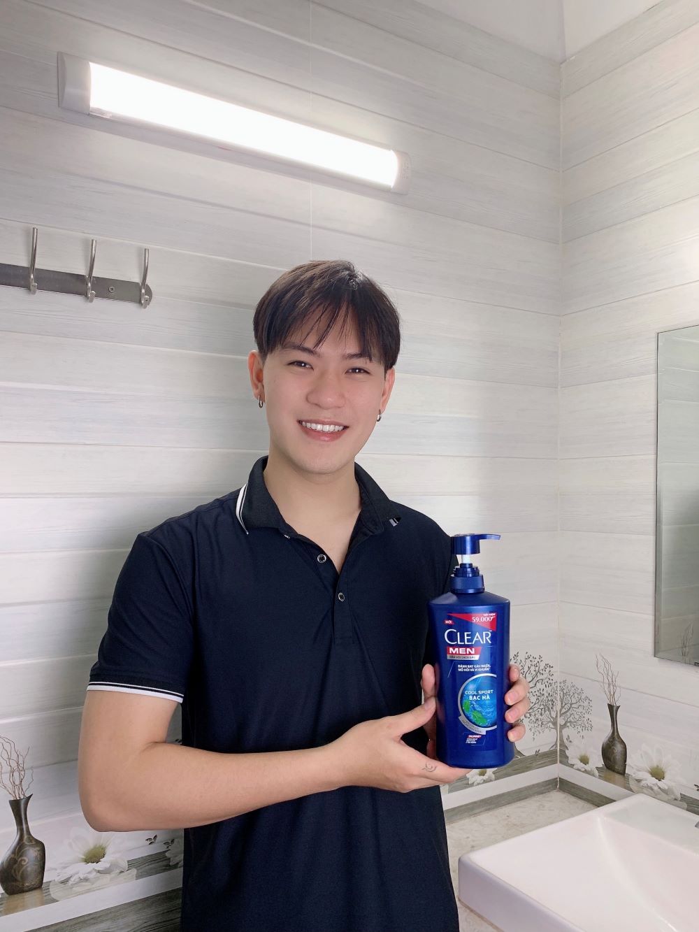 Nụ cười thu hút của chàng trai trẻ tài năng