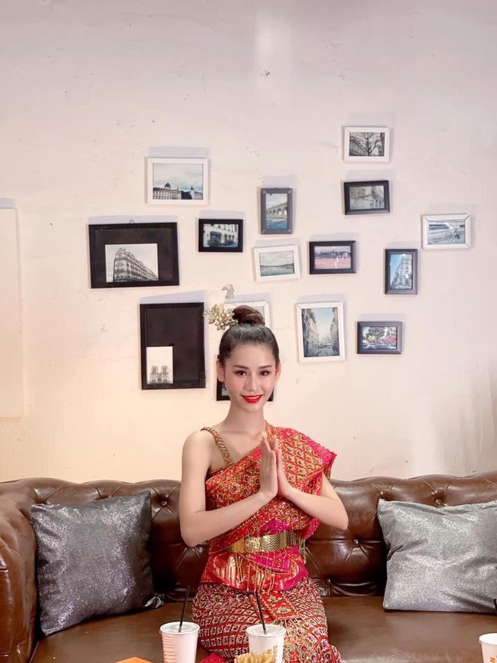 Vũ công trẻ với thần thái rạng ngời