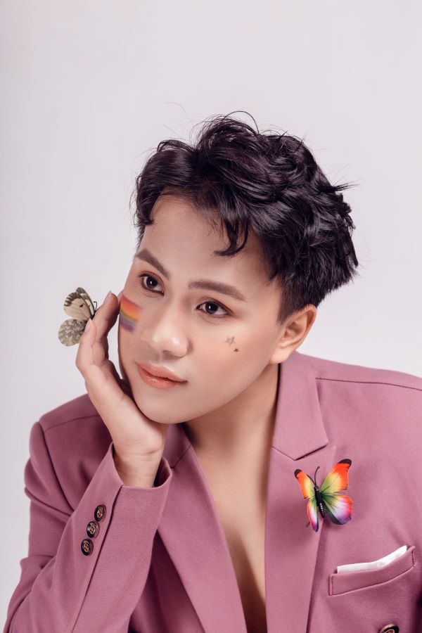 Phạm Quốc Cường hiện là Điều phối viên truyền thông của Cộng đồng LGBTQ Phú Thọ