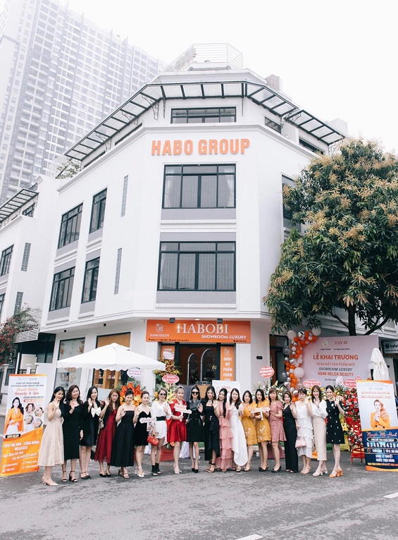 CEO Hạnh Helen cùng đội ngũ Habo Group