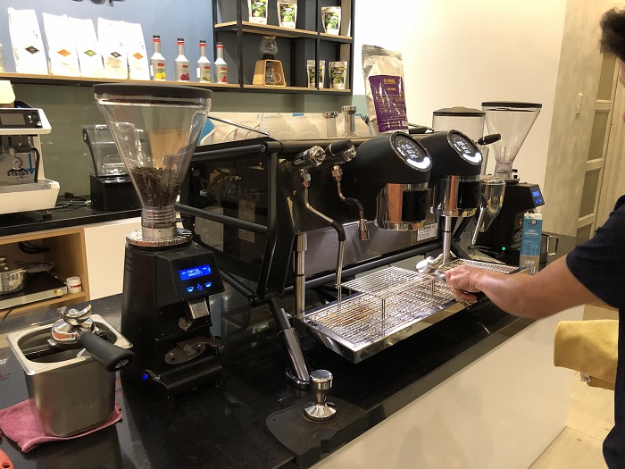 Máy pha cà phê là dòng sản phẩm được quan tâm đặc biệt tại Phương Bình