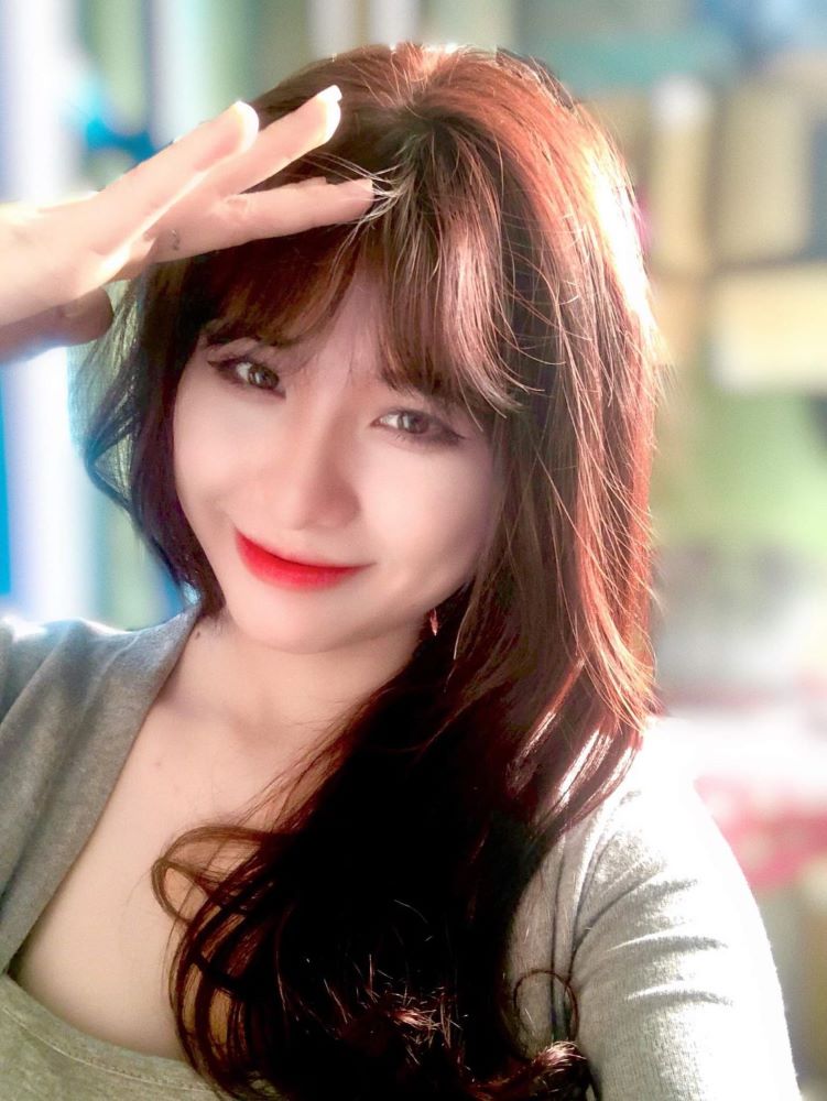 Chân dung cô nàng xinh đẹp với mức thu nhập "khủng"