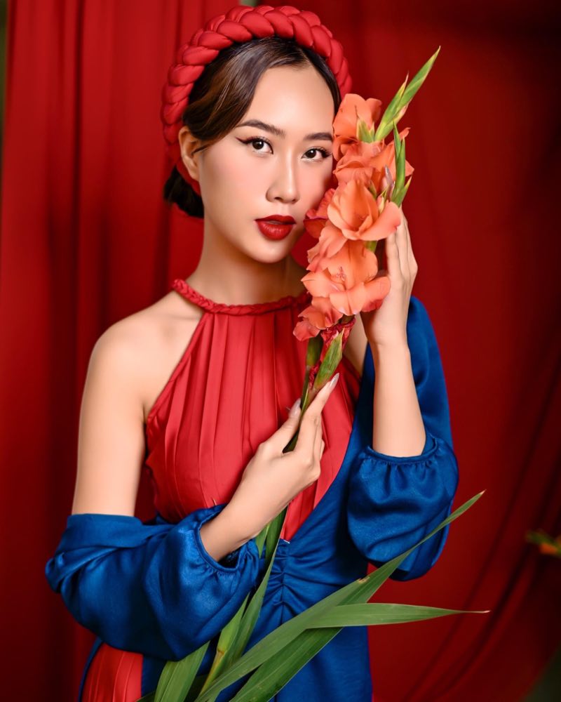 Cô nàng biến hóa phong cách đa dạng