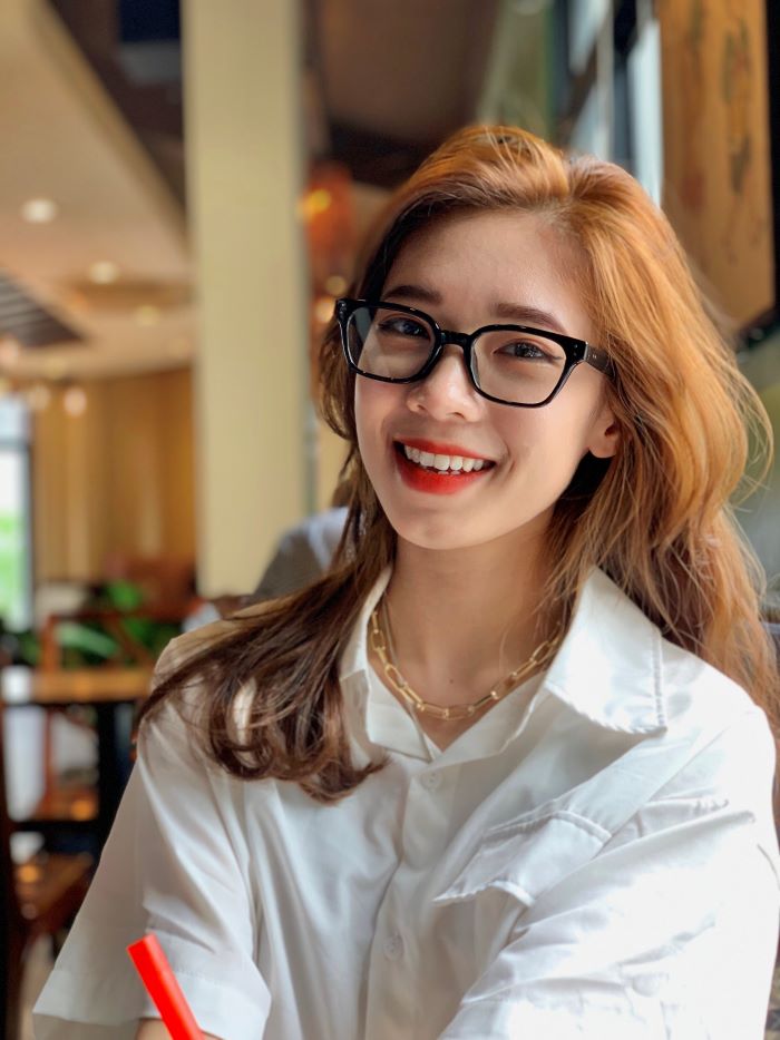 Cô nàng luôn cười thật tươi khi đối mặt khó khăn