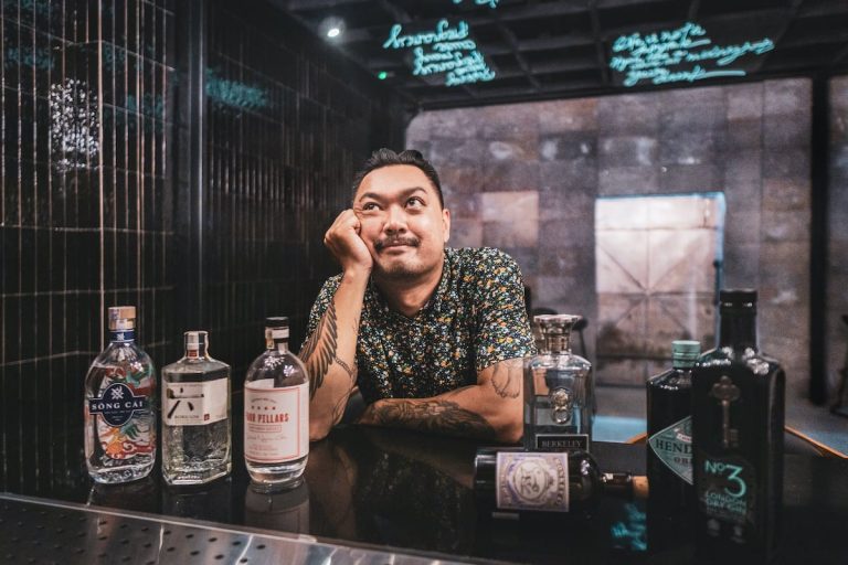 Kênh Youtube 46,000 Subscribers Và 2 Nhà Hàng Nổi Tiếng