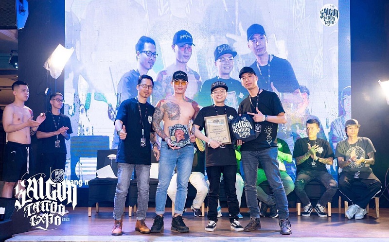 Thọ Nguyễn vinh dự nhận về hàng loạt giải thưởng ở các cuộc thi