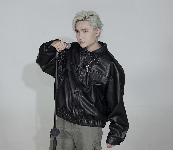 Anh chàng có vẻ điển trai và đầy sức hút