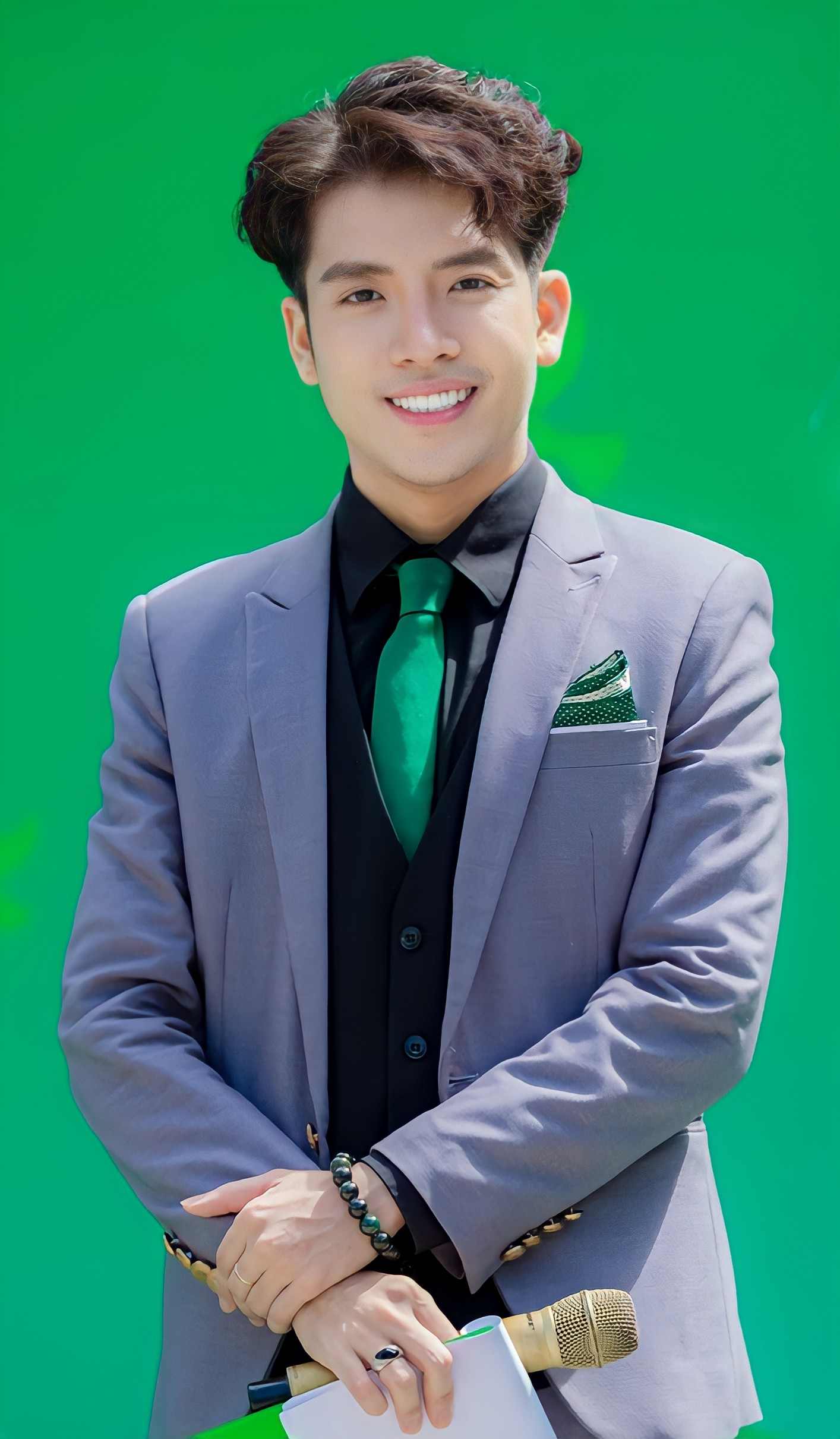 Ngoài là MC anh còn hoạt động ở mảng sản xuất, giảo dục.