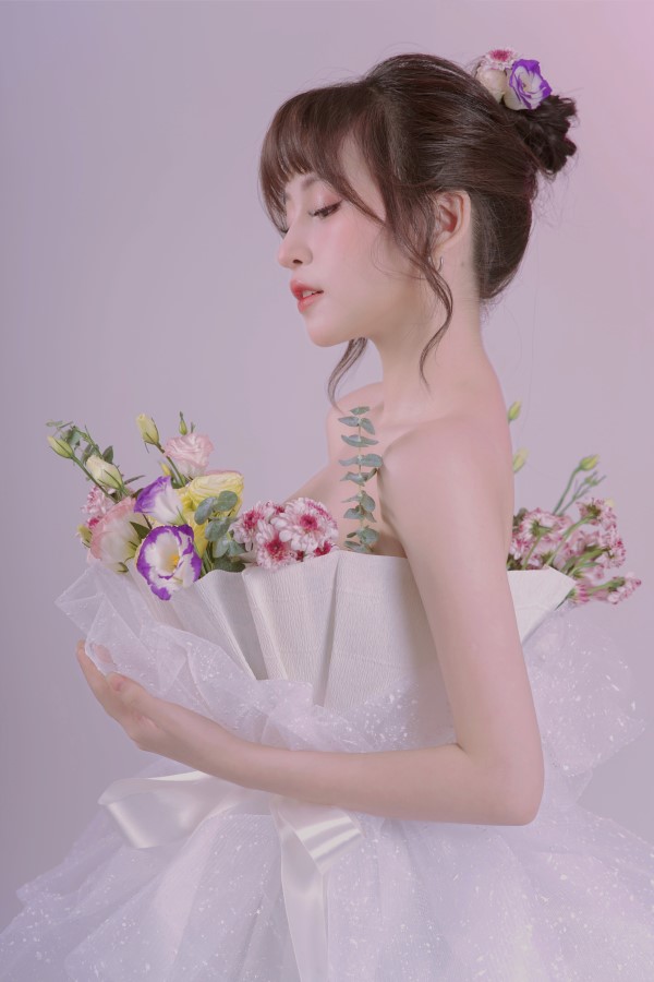 Cô nàng hiện đang là gương mặt triển vọng trong làng mẫu ảnh