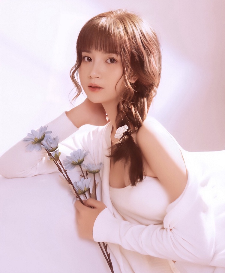 Vẻ đẹp ngây thơ trong sáng của nàng hotgirl trẻ