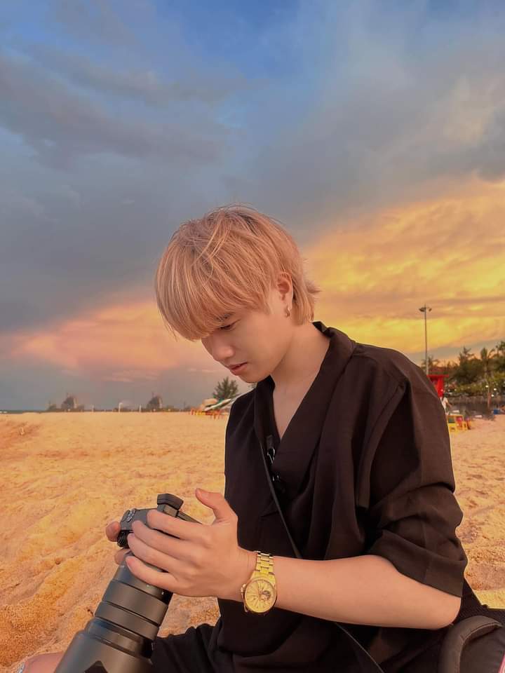 Vẻ đẹp lãng tử của chàng hoạ sĩ tài ba